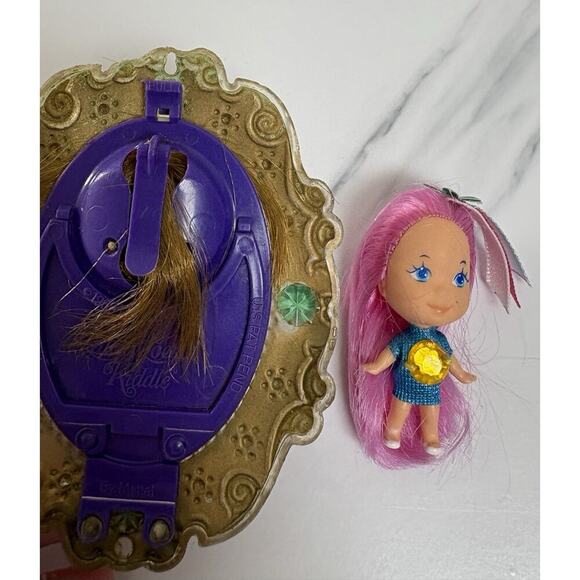 1966 Mattel Liddle Kiddle "Riddle" Locket with Original Doll + 1994 Bonus Doll - Picture 2 of 3
